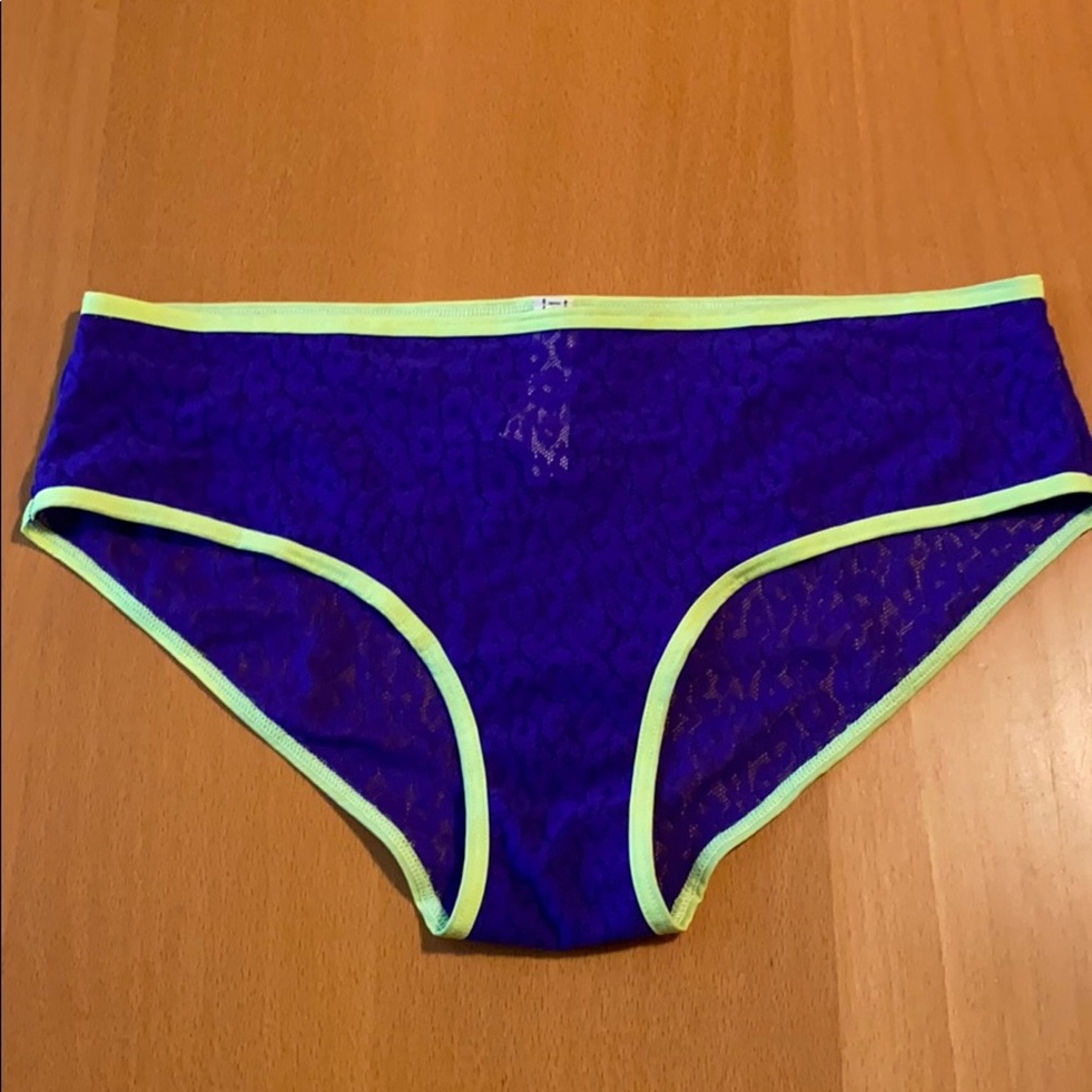 Victoria’s Secret Low-Rise Leopard Hiphugger